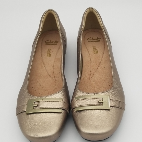 Clarks Shoes - Clarks Collection Soft Cushion Gold Shoes 9 1/2